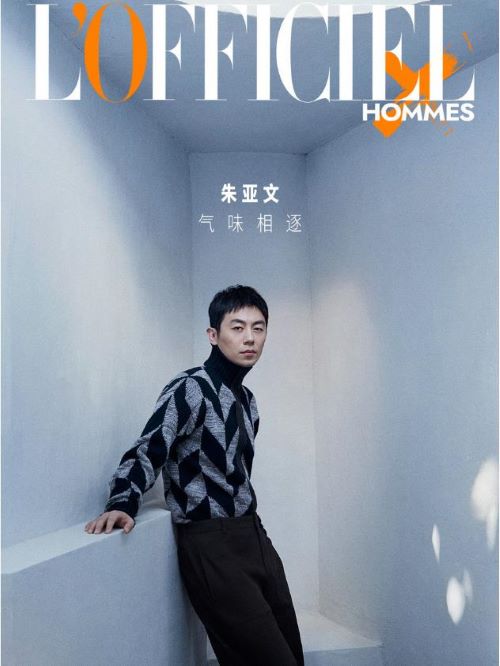 《L'officiel》杂志
