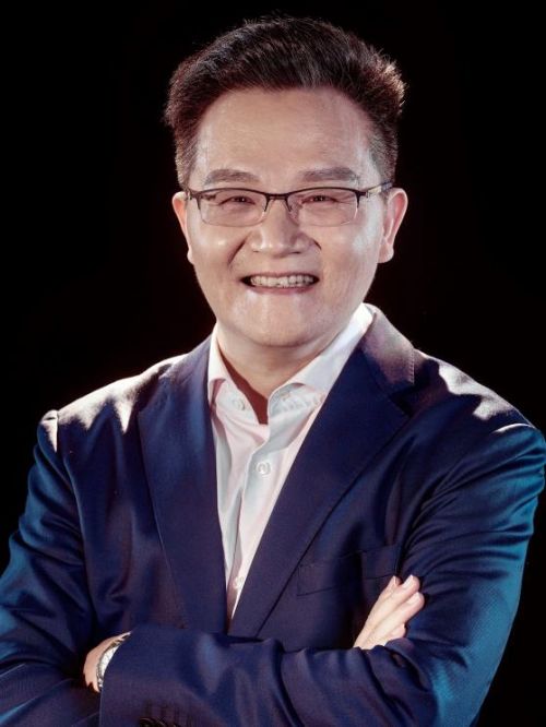 李伟建代言,李伟建代言费,李伟建形象代言,李伟建广告代言,李伟建明星代言
李伟建，1969年11月11日出生于北京市，中国内地相声演员、影视演员。曾担任艺冉少儿艺术传播中心艺冉明星公开课的演讲嘉宾。代表作品《咨询热线》。
2018年6月21日，当选北京曲艺家协会第五届主席。2021年12月，担任北京经开区文学艺术界联合会艺术顾问。