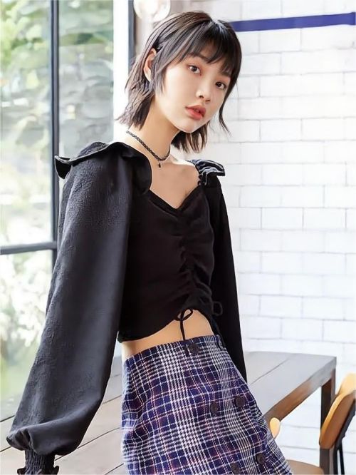 万事成传媒与国内众多知名经纪公司、艺人工作室长期紧密合作,我们不仅做明星代言的输出，更为广告主的品牌统筹规划，以丰富优质的明星资源为导向，精选合适的品牌形象代言人，让企