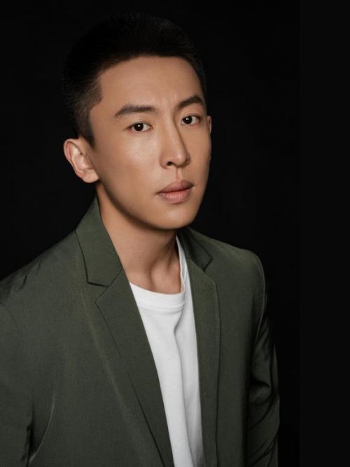 侯佳伟代言,侯佳伟代言费,侯佳伟形象代言,侯佳伟广告代言,侯佳伟明星代言
侯佳伟，中国内地男演员，2021年7月参演电视剧《大决战》，主要作品《如影随心》、《中国合伙人2》等。