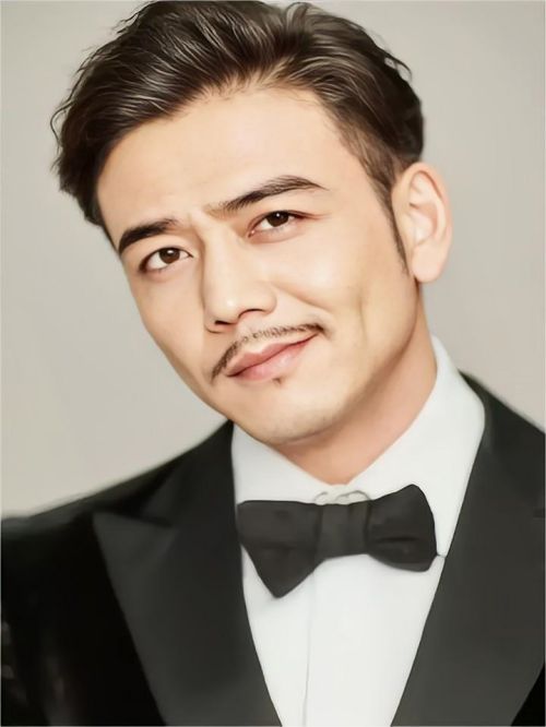 杨烁代言,杨烁代言费,杨烁形象代言,杨烁广告代言,杨烁明星代言
杨烁，1983年1月2日出生于黑龙江省伊春市，中国内地影视男演员，毕业于中央戏剧学院表演系本科班。
2004年，出演个人首部电视剧《爱在左，情在右》，从而正式进入演艺圈。2007年，主演青春爱情励志剧《幸福的眼泪》。2008年，主演抗战剧《生死线》?。2011年，主演青春励志剧《蚁族的奋斗》。2012年，参演喜剧动作电影《黄金大劫案》；同年主演年代传奇剧《刀客家族的女人》。2014年，获得第十届全国电视制片业十佳颁奖礼十佳演员奖。2016年，参演的都市职场剧《欢乐颂》首播，在剧中饰演包奕凡。2017年，获得中国电视剧品质盛典年度飞跃表演剧星奖；同年，主演时尚悬疑偶像剧《归还世界给你》；12月8日，获得“商业星力量巅峰人物年度盛典”年度吸引力明星奖。2018年，主演年代剧《大江大河》。