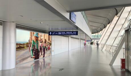 合肥机场灯箱广告.jpg 合肥机场灯箱广告.jpg